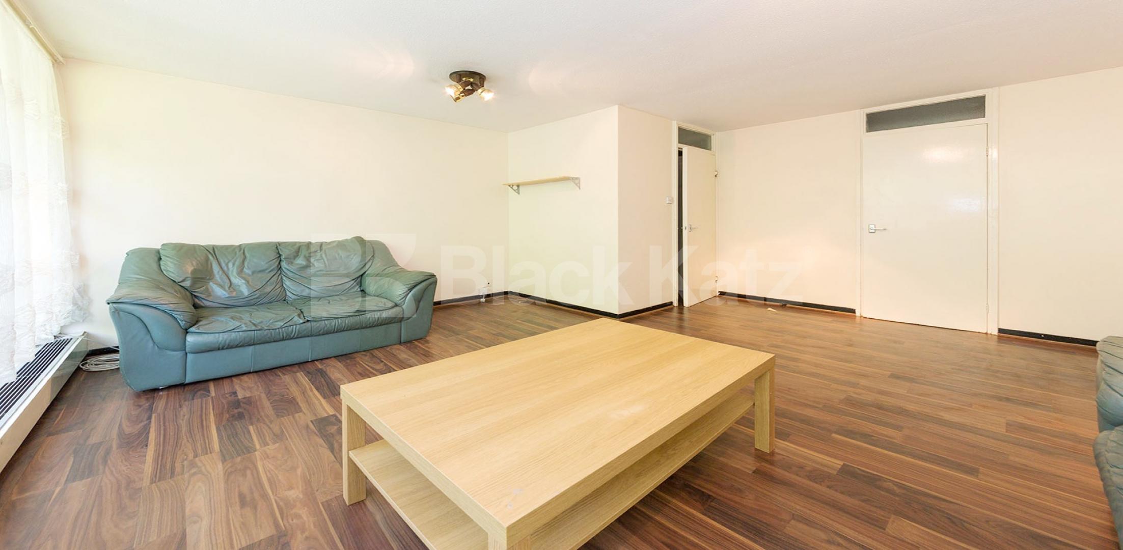 			NEW INSTRUCTION, 4 Bedroom, 1 bath, 1 reception Flat			 Testerton Walk, LATIMER ROAD